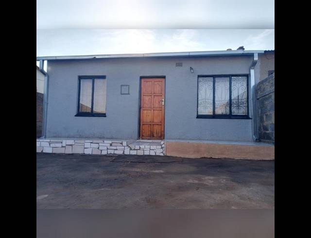 2 BEDROOM HOUSE FOR SALE IN ORLANDO WEST